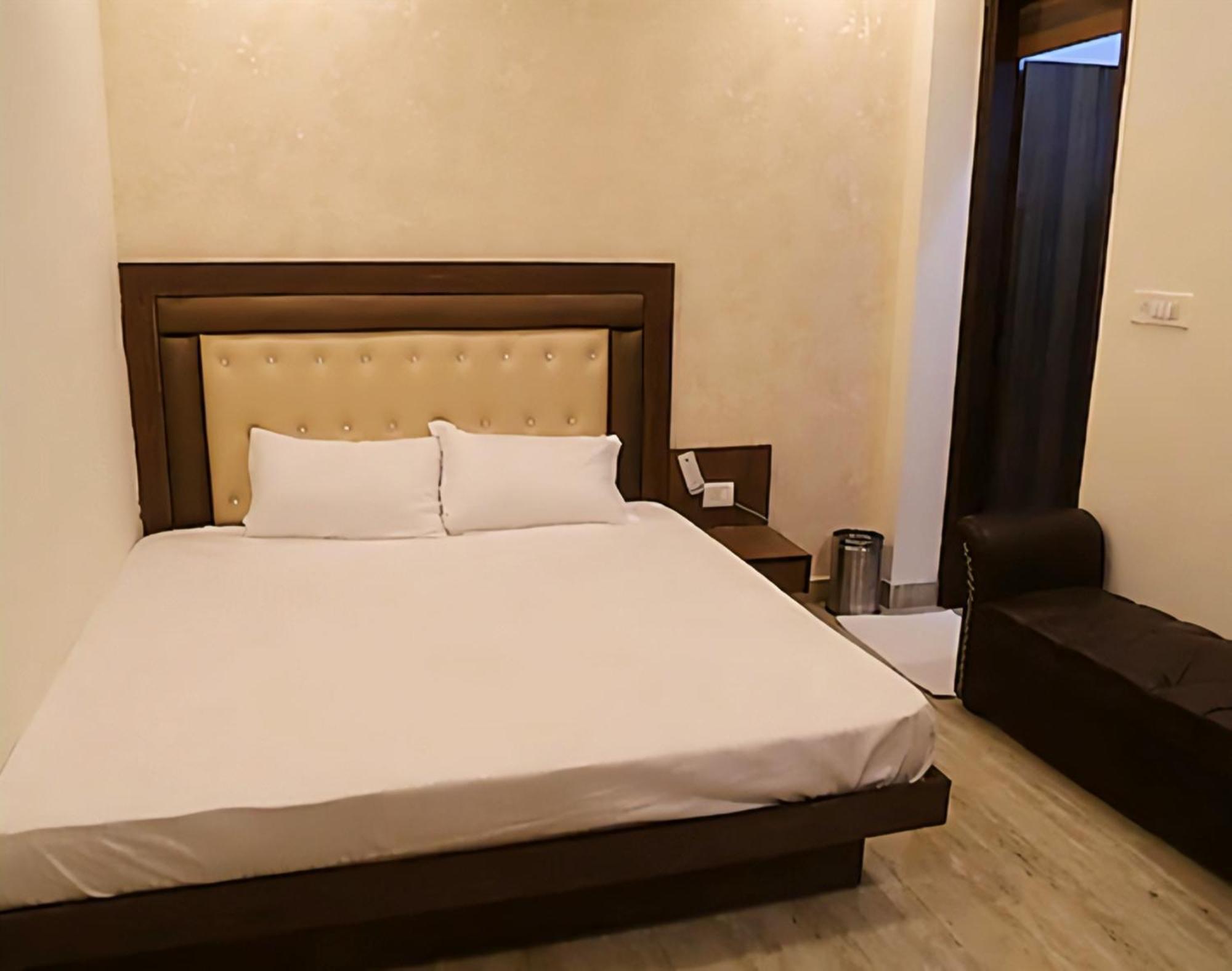 Mona Regency 3* New Delhi